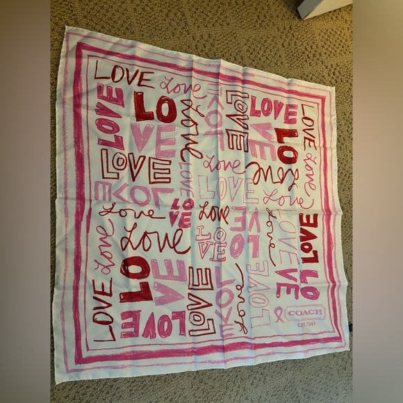 Coach Love Scarf - Picture 1 of 3